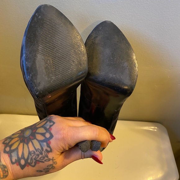 Carlos Santana Grey Leopard Platform Heels - Picture 4 of 5